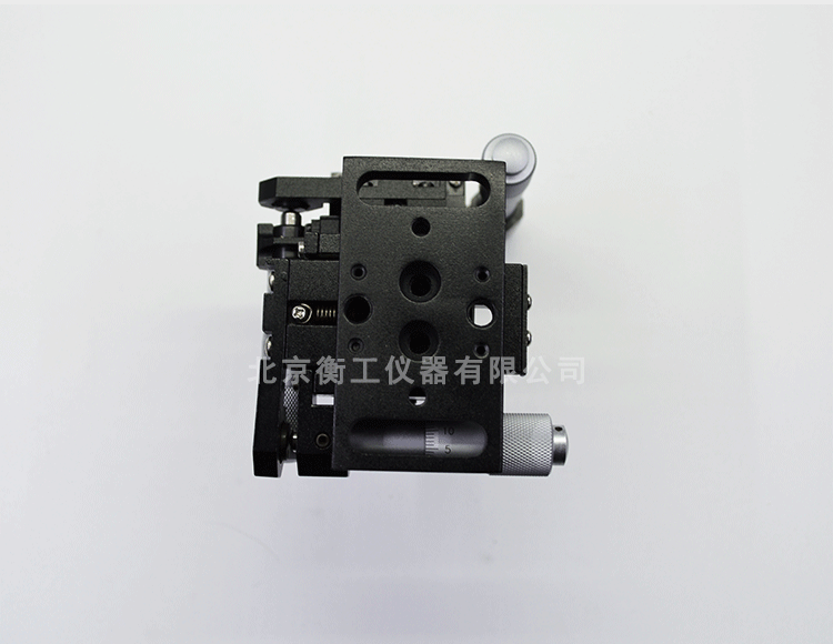 衡工三維平移臺(tái),HGAM302三維平移臺(tái)高精度精密平移臺(tái),衡工HGAM302三維手動(dòng)平移臺(tái),X.Y.Z三軸平移,多自由度組合平移臺(tái)